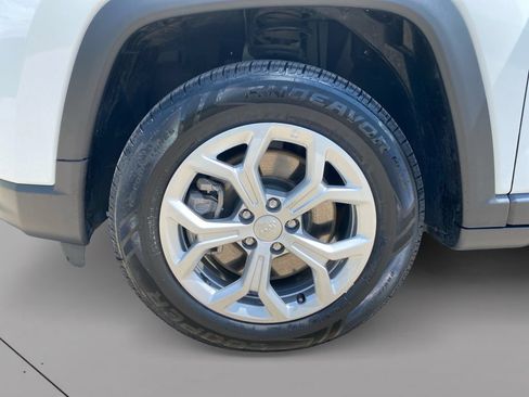 Used 2024 Jeep Compass Latitude AWD/4WD image 9