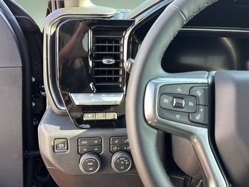 Used 2026 Chevrolet Silverado 2500 LTZ w/ LTZ Plus Package AWD/4WD image 17