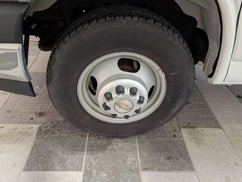 Used 2022 Chevrolet Express 3500 w/ Power Convenience Package image 7