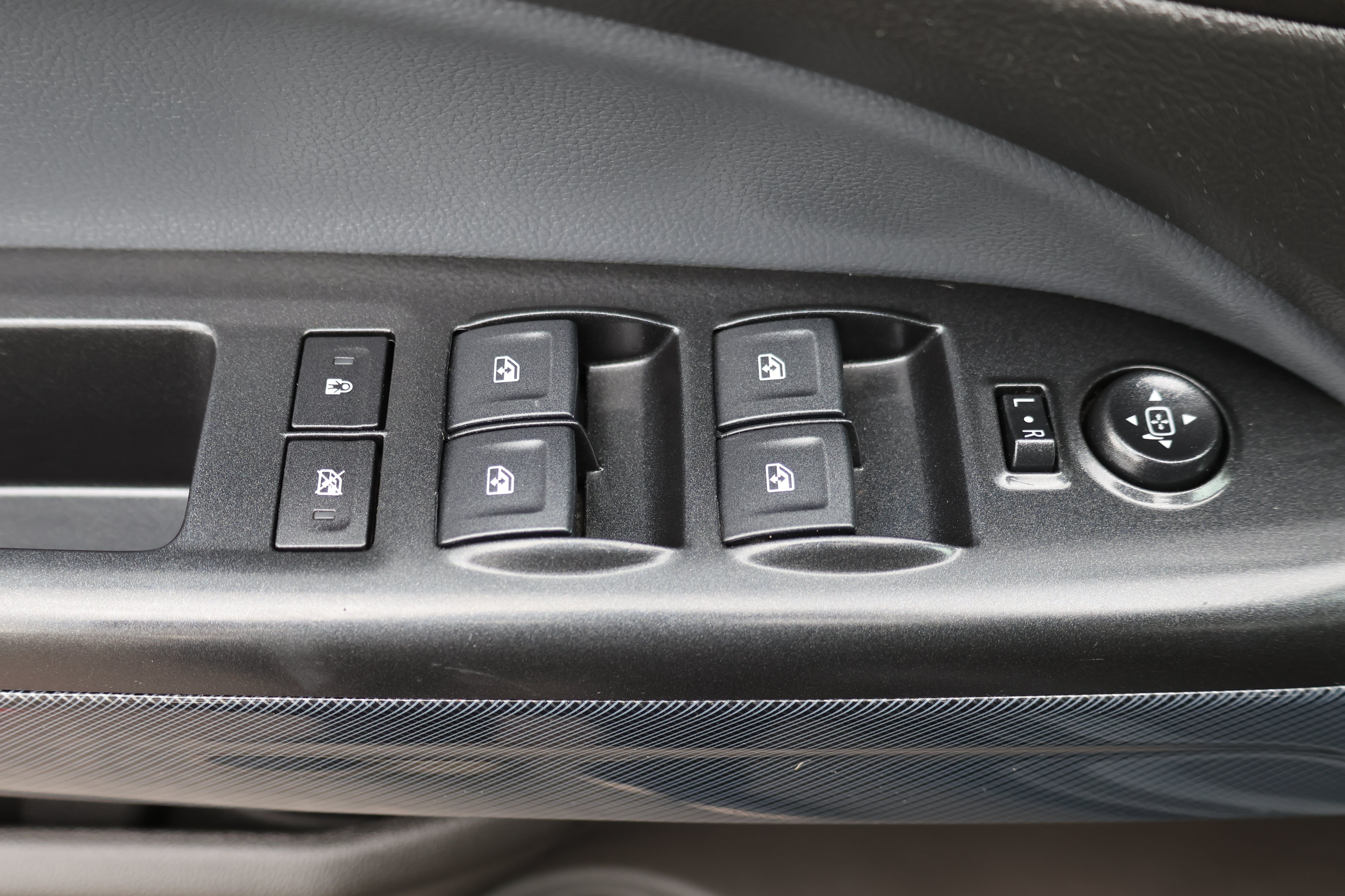 Used 2022 Chevrolet Colorado Z71 AWD/4WD image 23