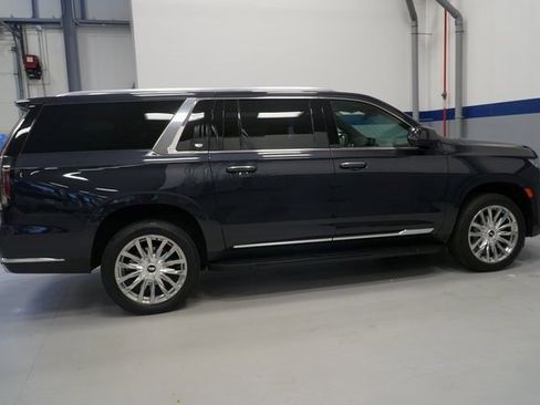 Certified 2022 Cadillac Escalade ESV Premium Luxury image 12