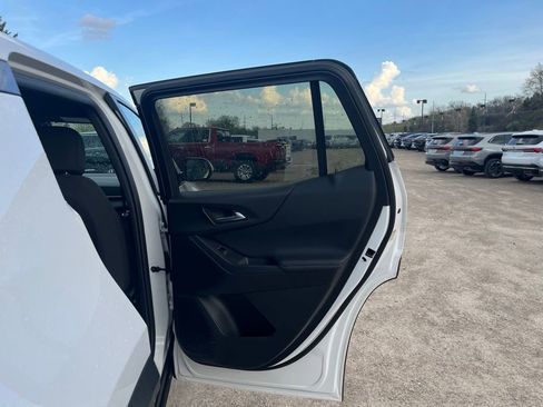 Used 2025 Chevrolet Equinox LT FWD image 30