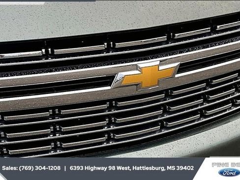 Used 2023 Chevrolet Suburban Premier image 22