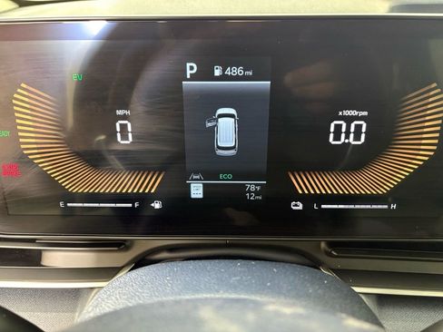 New 2026 Kia Carnival EX FWD image 24