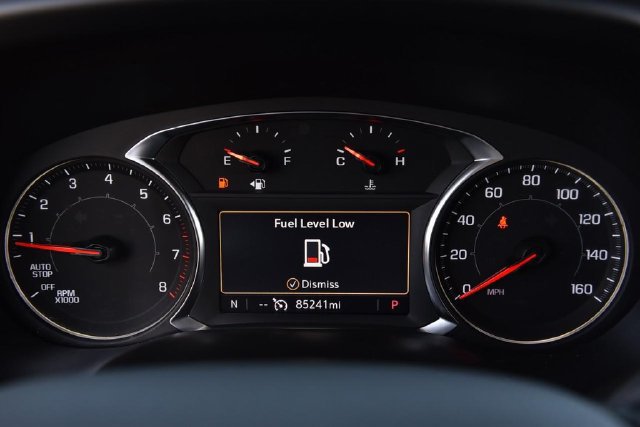 Used 2023 GMC Acadia SLT FWD image 13