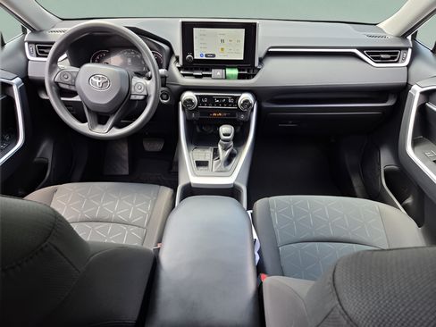 Used 2024 Toyota RAV4 XLE AWD/4WD image 11