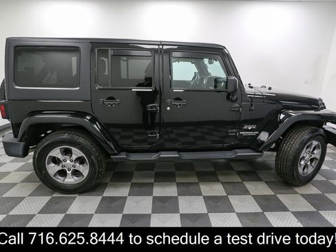 Used 2016 Jeep Wrangler Unlimited Sahara w/ Dual Top Group AWD/4WD image 7