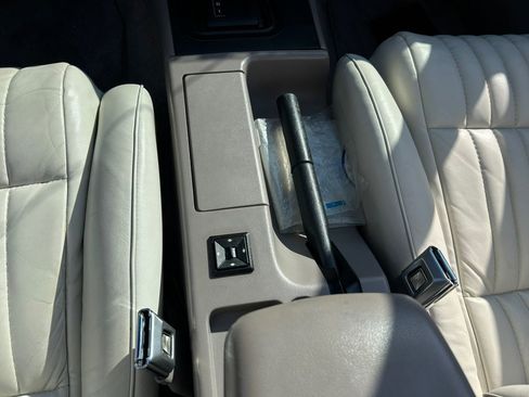 Used 1992 Ford Mustang GT image 30