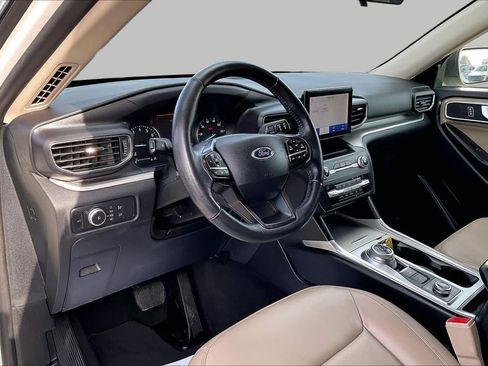 Certified 2020 Ford Explorer XLT w/ Equipment Group 202A AWD/4WD image 16