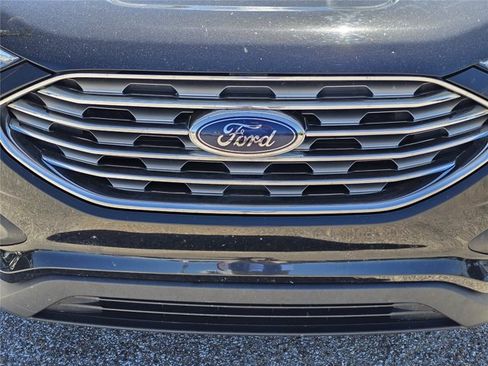 Used 2022 Ford Edge SE AWD/4WD image 3