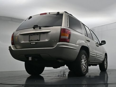 Used 2004 Jeep Grand Cherokee Limited w/ Trailer Tow Group IV AWD/4WD image 22