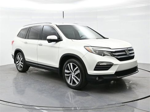 Used 2016 Honda Pilot Touring image 1