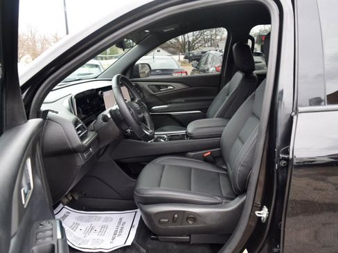 Used 2024 Chevrolet Traverse LT w/ Trailering Package FWD image 39