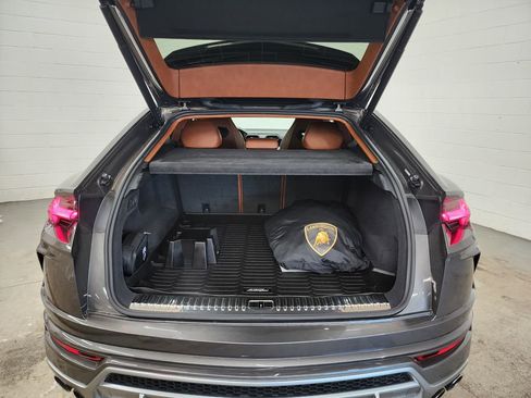 Used 2022 Lamborghini Urus image 31