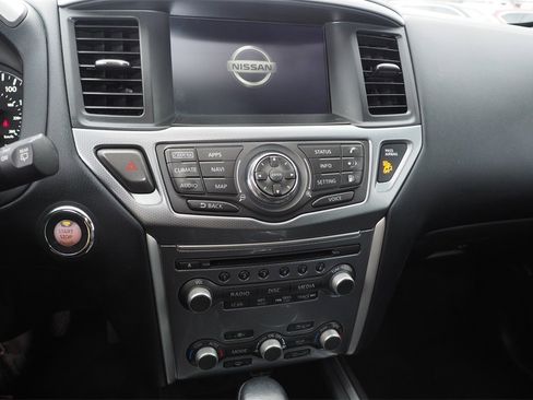 Used 2020 Nissan Pathfinder SL w/ Cargo Package image 21