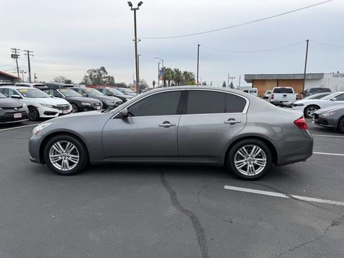 Used 2011 INFINITI G37 Journey w/ Premium Pkg image 6
