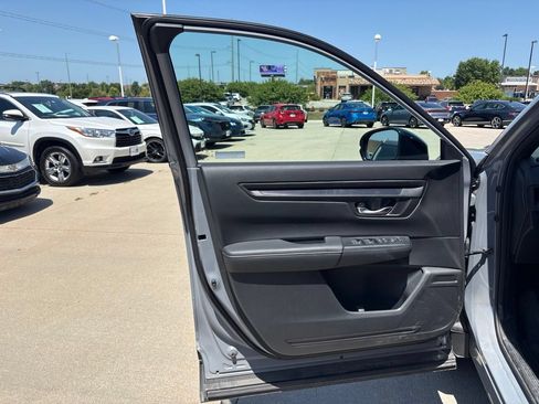Used 2024 Honda CR-V Sport image 9