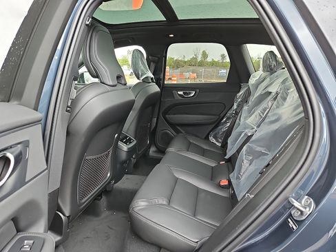 New 2026 Volvo XC60 B5 Ultra w/ Protection Package Premier AWD/4WD image 8