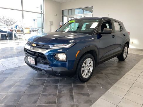 Used 2021 Chevrolet TrailBlazer LS image 2