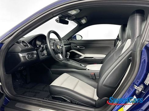 Used 2024 Porsche 718 Cayman image 7