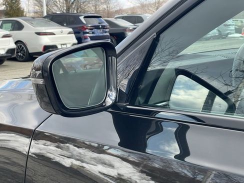 Used 2023 BMW 330i xDrive Sedan w/ Premium Package image 26