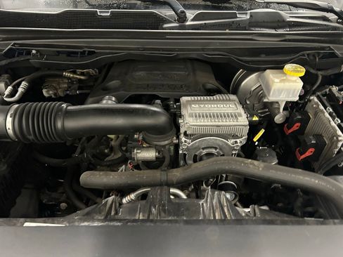 Used 2020 RAM 1500 Laramie AWD/4WD image 32