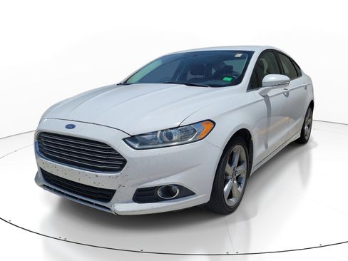 Used 2013 Ford Fusion SE FWD image 3