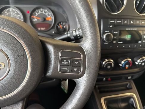 Used 2017 Jeep Patriot Sport w/ Power Value Group AWD/4WD image 31