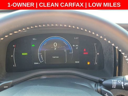 Used 2025 Toyota Camry SE FWD image 3