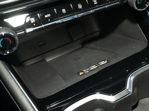 Used 2026 Chevrolet Traverse LT w/ Driver Confidence Package FWD image 29