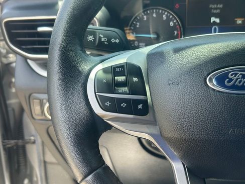 Certified 2022 Ford Explorer XLT w/ Equipment Group 202A image 38