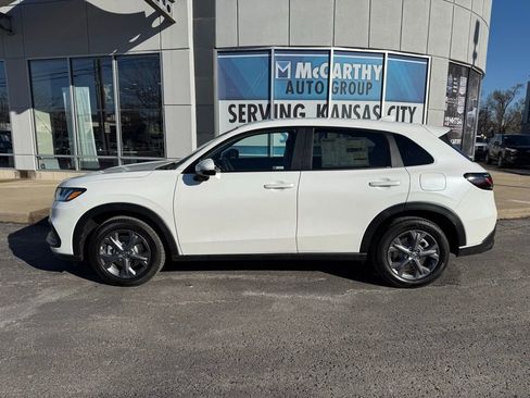 New 2026 Honda HR-V LX image 2