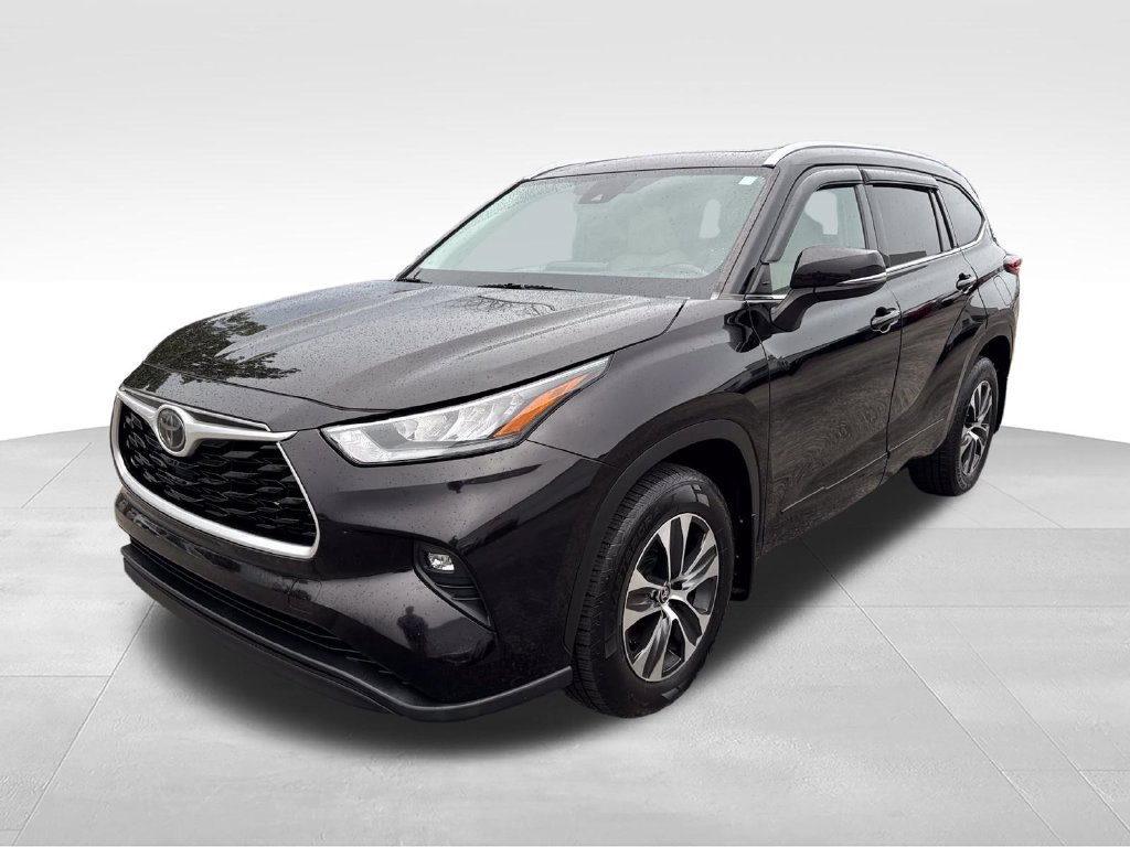 Used 2020 Toyota Highlander XLE AWD/4WD image 7