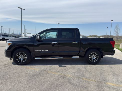 Used 2020 Nissan Titan SV w/ SV Convenience Package AWD/4WD image 6