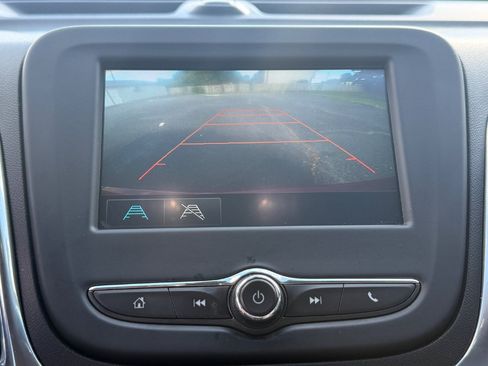 Used 2018 Chevrolet Equinox LT AWD/4WD image 17