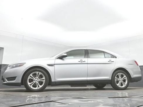 Used 2013 Ford Taurus SEL FWD image 29