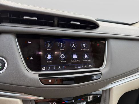 Used 2025 Cadillac XT5 Premium Luxury FWD image 13