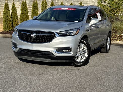 Used 2020 Buick Enclave Essence w/ Sound and Sites Package image 5