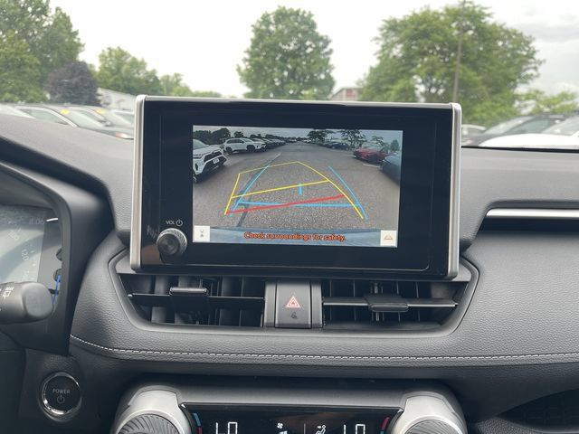 Used 2025 Toyota RAV4 XLE AWD/4WD image 18
