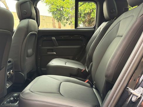 New 2026 Land Rover Defender 130 X-Dynamic SE image 27