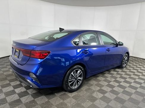 Used 2023 Kia Forte LXS w/ LXS Technology Package image 3