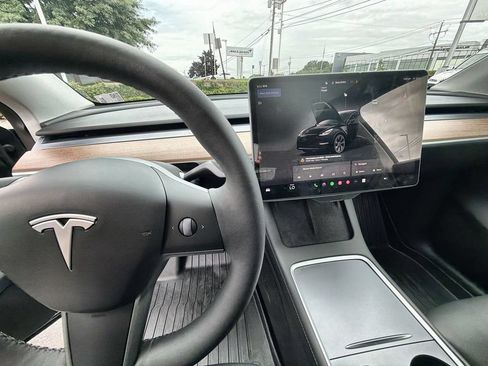 Used 2024 Tesla Model Y Long Range RWD image 26