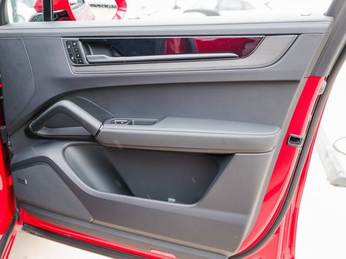 New 2025 Porsche Cayenne GTS image 26