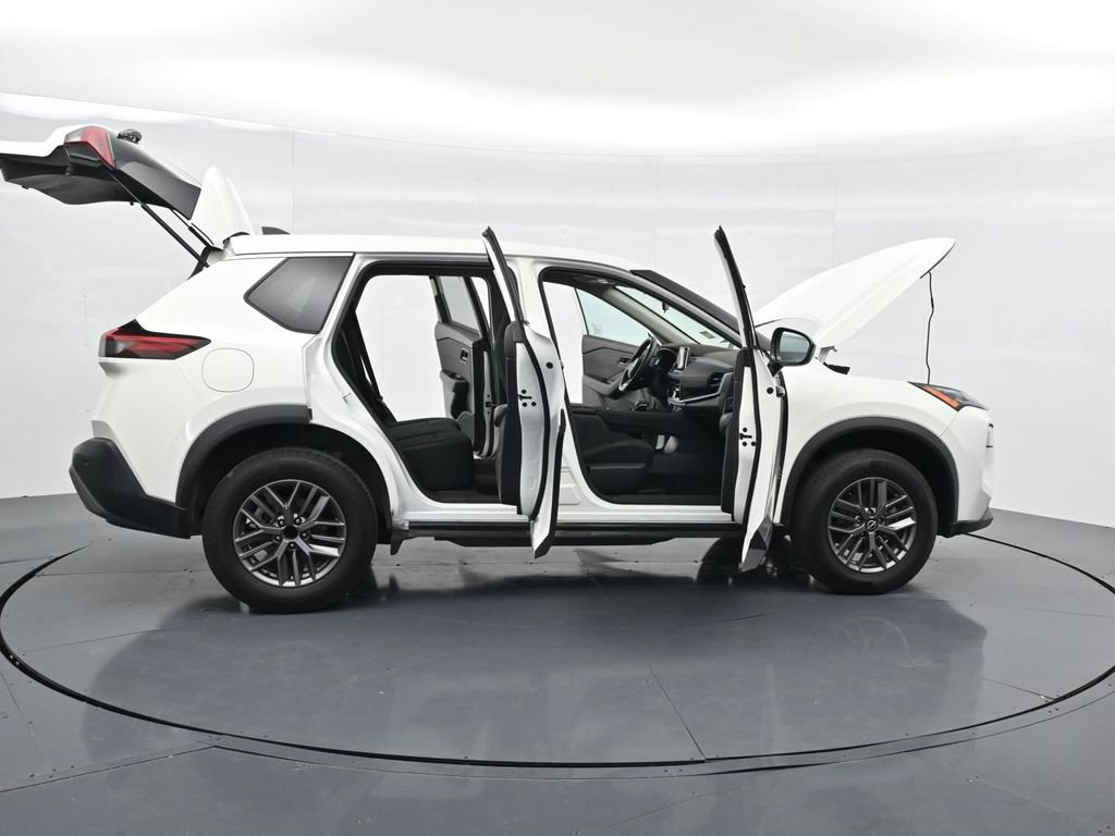 Used 2023 Nissan Rogue S FWD image 40