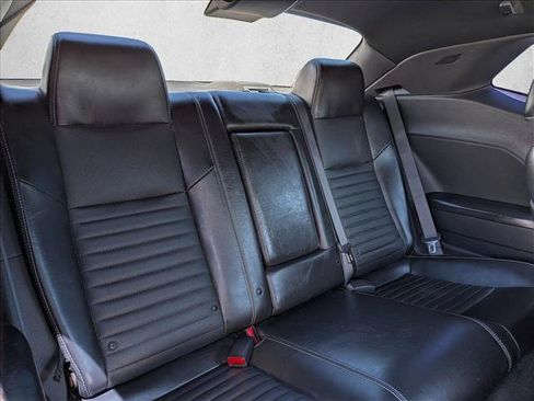 Used 2011 Dodge Challenger RWD image 17