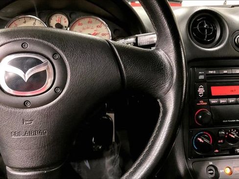 Used 2002 MAZDA MX-5 Miata image 19