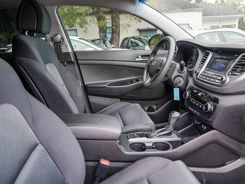 Used 2018 Hyundai Tucson SE image 16