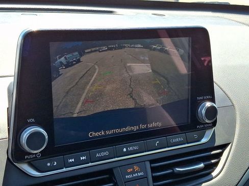 Used 2021 Nissan Altima 2.5 SV FWD image 17