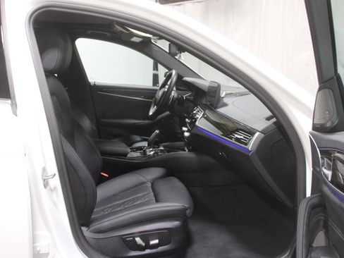 Used 2023 BMW 530i xDrive w/ Premium Package AWD/4WD image 8