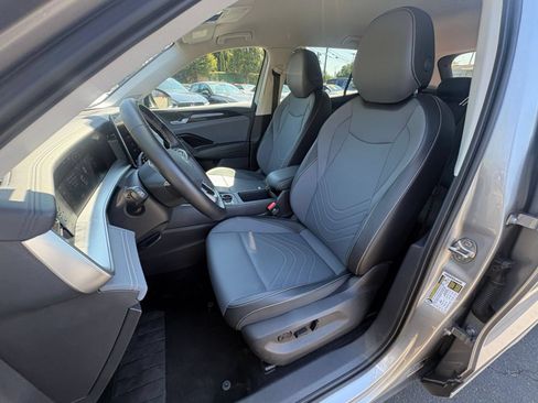Used 2026 Volkswagen Tiguan SE FWD image 39